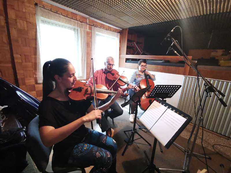 Nahrávání smyčcového doprovodu audioukázek v podání Královéhradeckého kvarteta